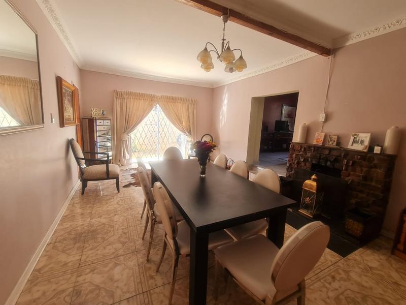 5 Bedroom Property for Sale in Uitsig Free State